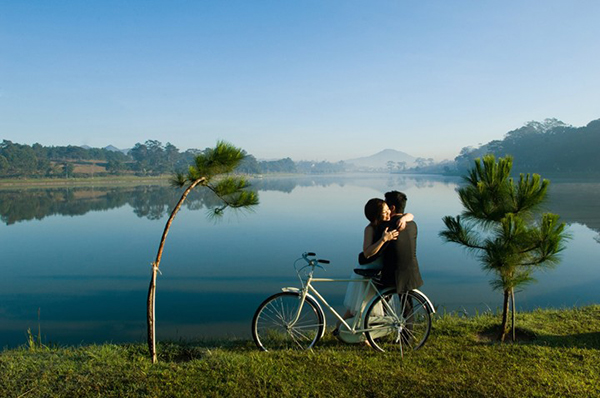 Hồ Xuân Hương tô điểm vẻ lãng mạn của Đà Lạt